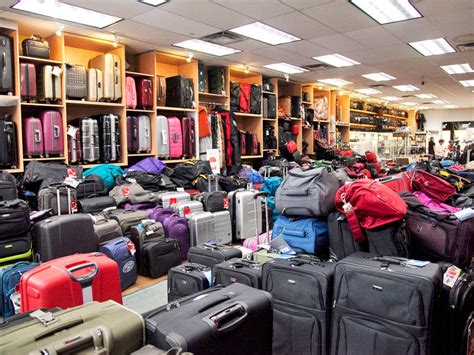 luggage bag shop near me.